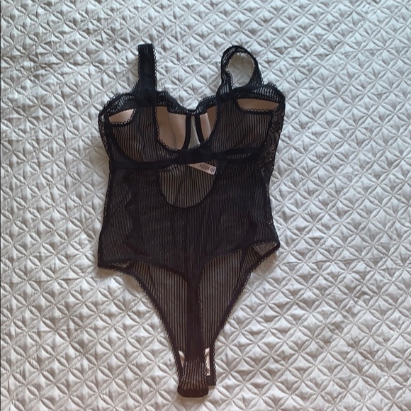 sculpted lace bustier body suit - Picture 7 of 8